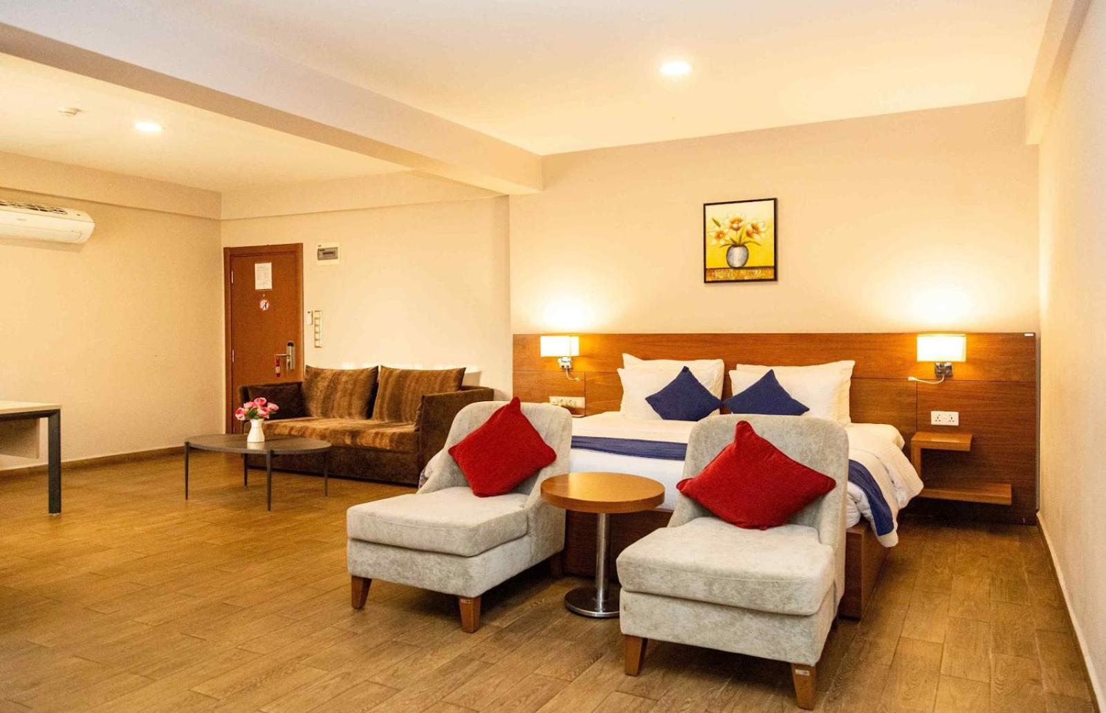 Ah Hotel And Conferences Madina Екстериор снимка