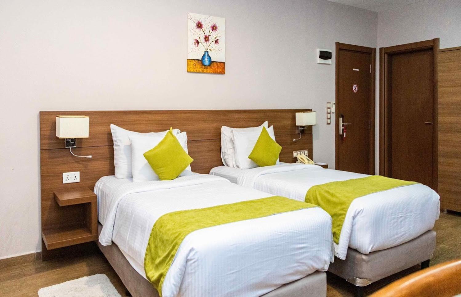 Ah Hotel And Conferences Madina Екстериор снимка