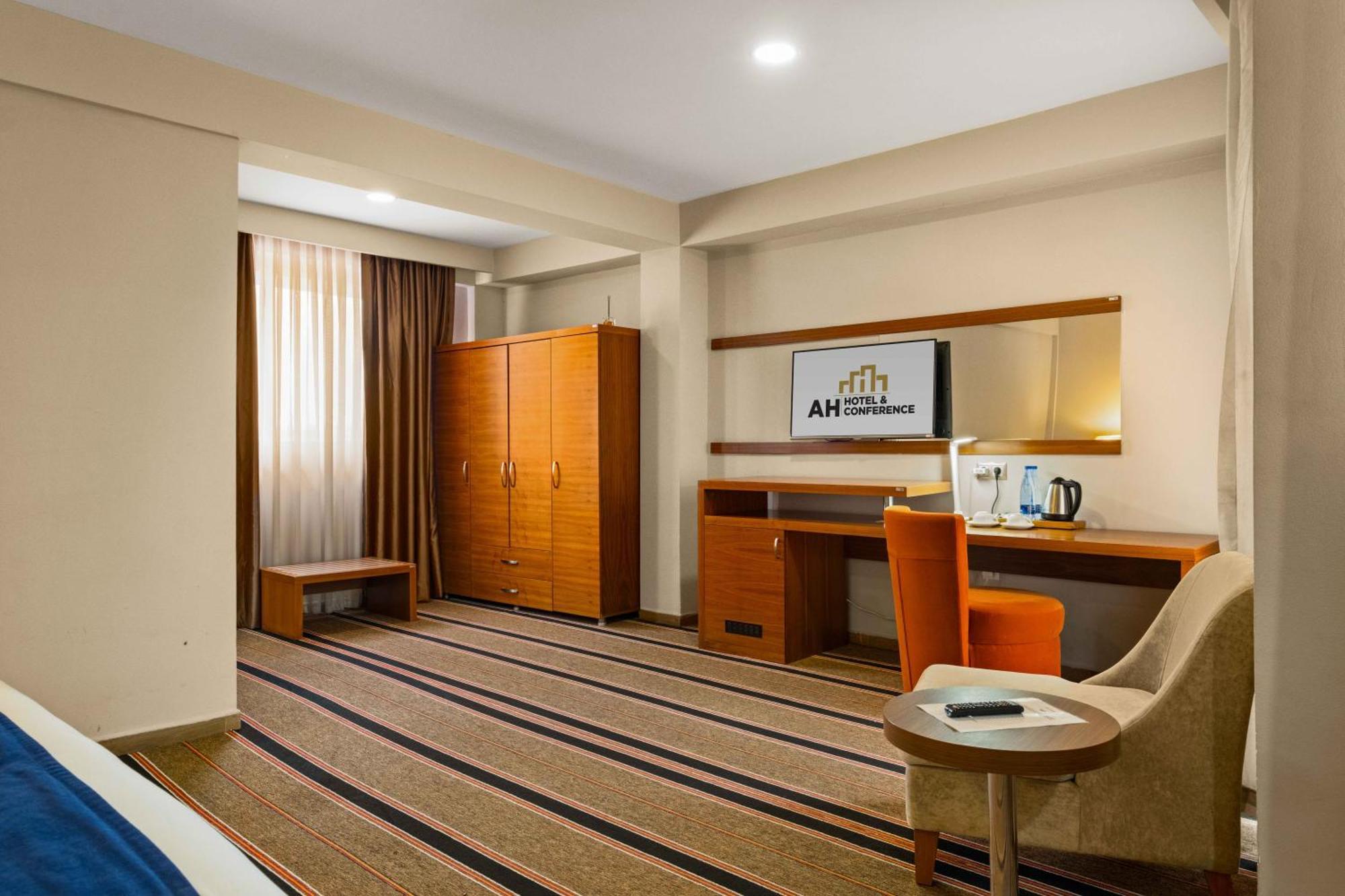 Ah Hotel And Conferences Madina Екстериор снимка