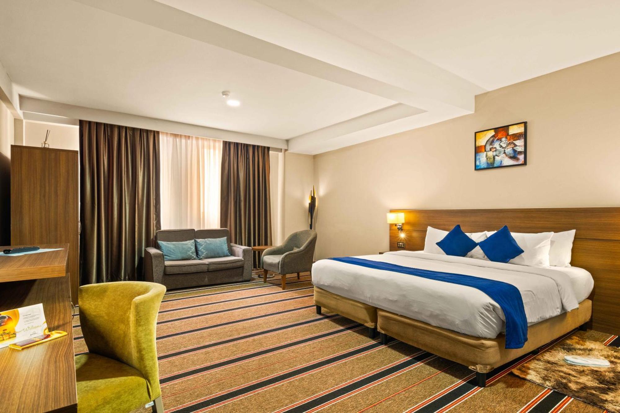 Ah Hotel And Conferences Madina Екстериор снимка