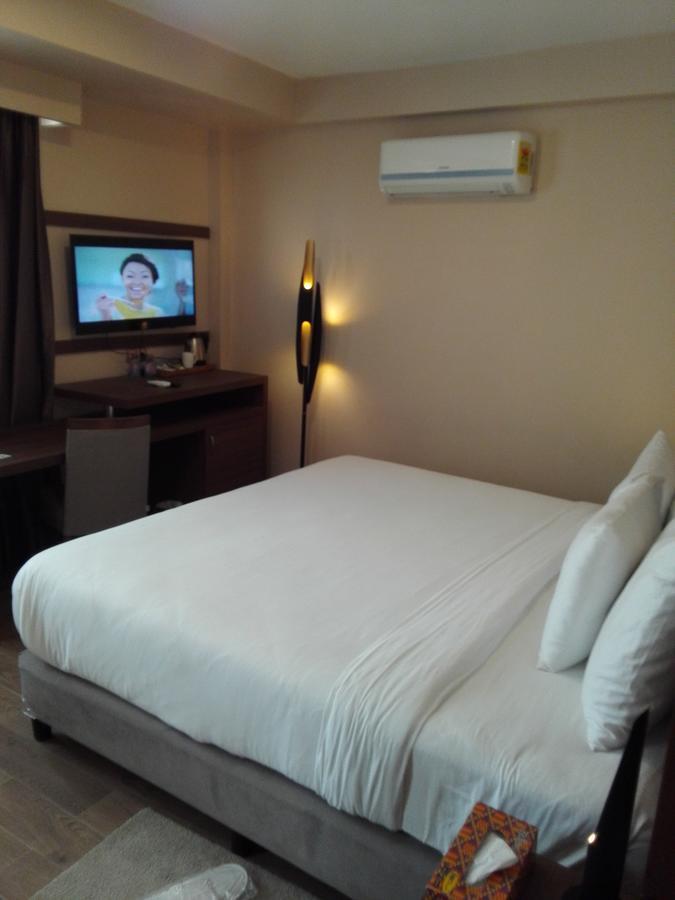Ah Hotel And Conferences Madina Екстериор снимка